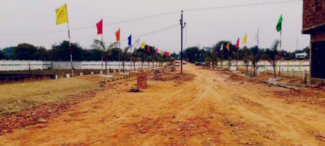 Plots in Lucknow